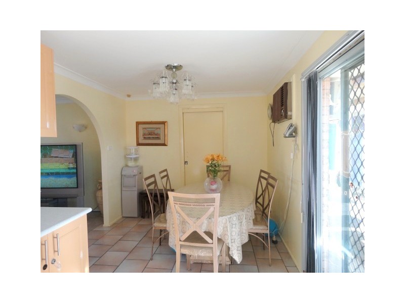 Edensor Park NSW 2176