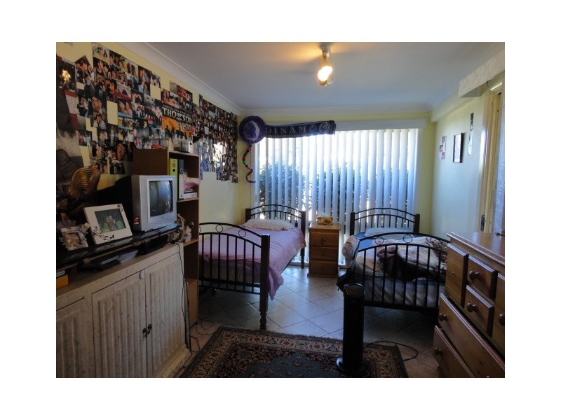 Edensor Park NSW 2176