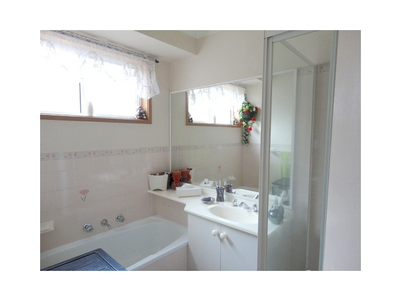 Edensor Park NSW 2176