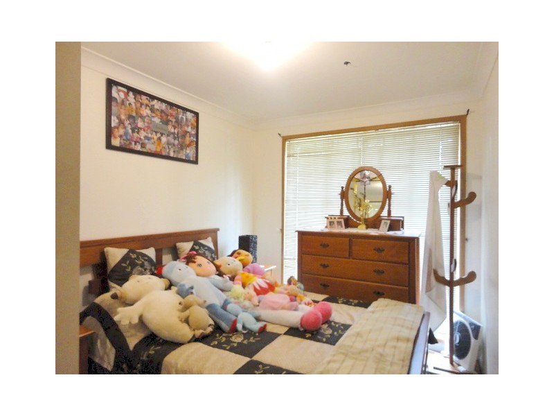 Edensor Park NSW 2176