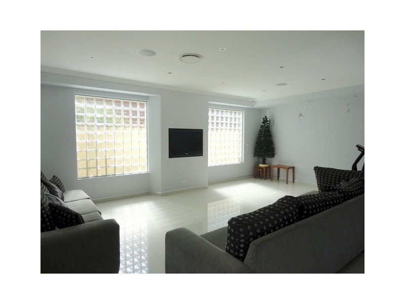 Fairfield NSW 2165