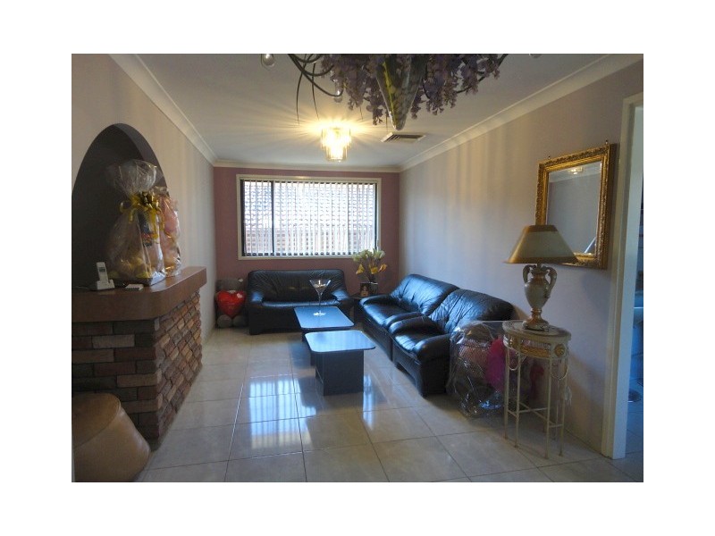 Edensor Park NSW 2176