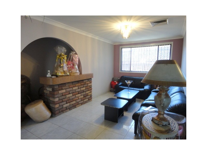 Edensor Park NSW 2176