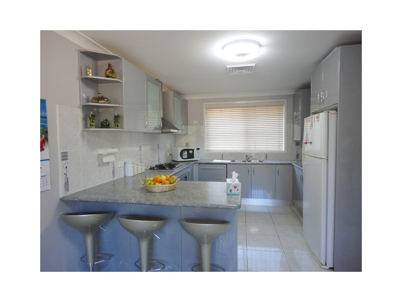 Edensor Park NSW 2176