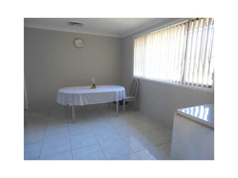 Edensor Park NSW 2176