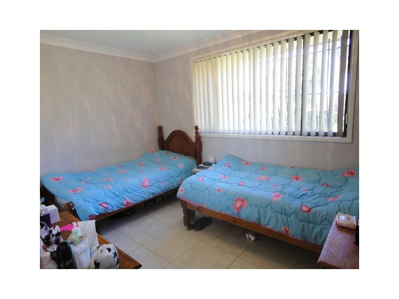 Edensor Park NSW 2176