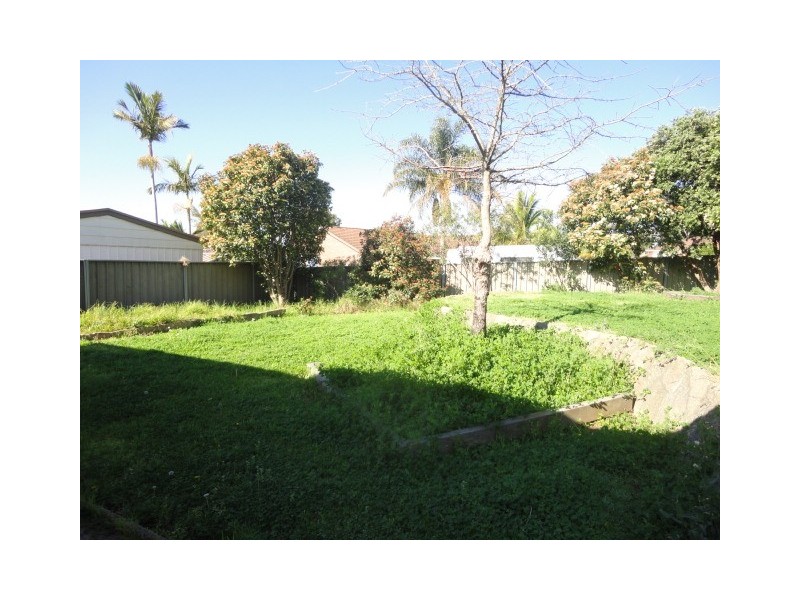 Edensor Park NSW 2176