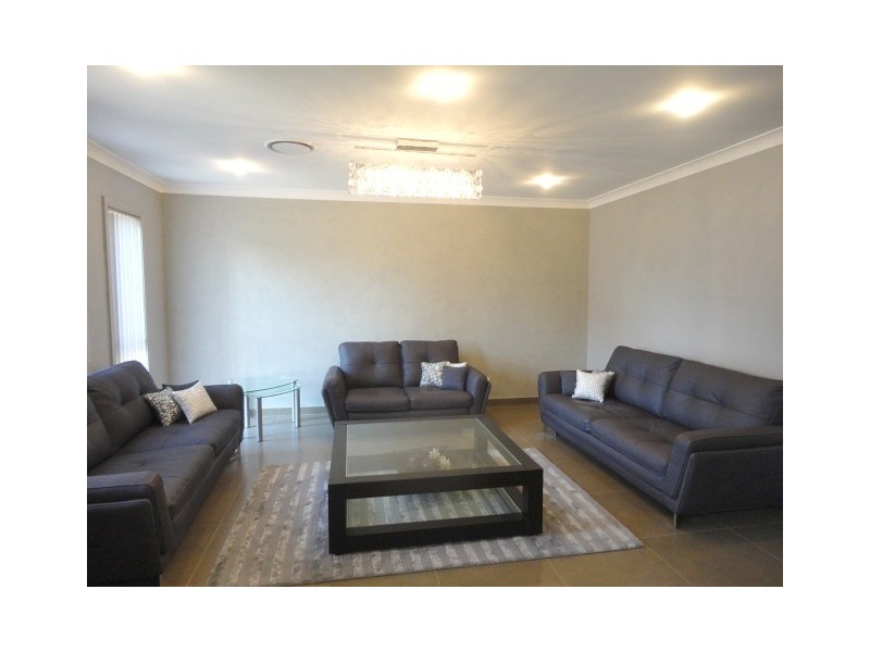 5 MURRUMBIDGEE STREET, Bossley Park NSW 2176