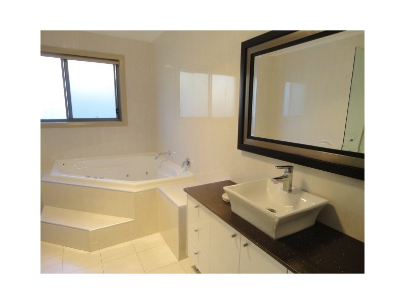 5 MURRUMBIDGEE STREET, Bossley Park NSW 2176