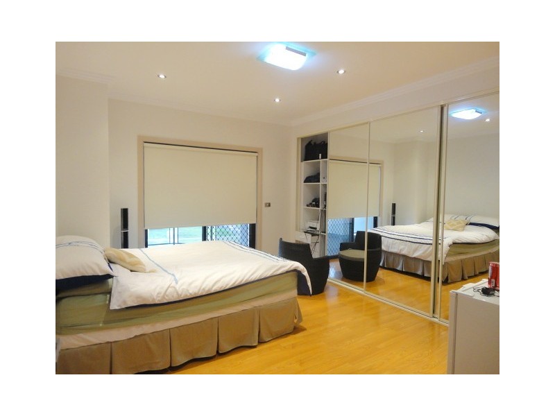 8 MURRUMBIDGEE ST, Bossley Park NSW 2176