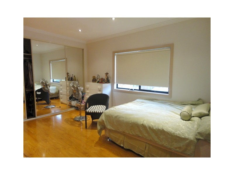 8 MURRUMBIDGEE ST, Bossley Park NSW 2176