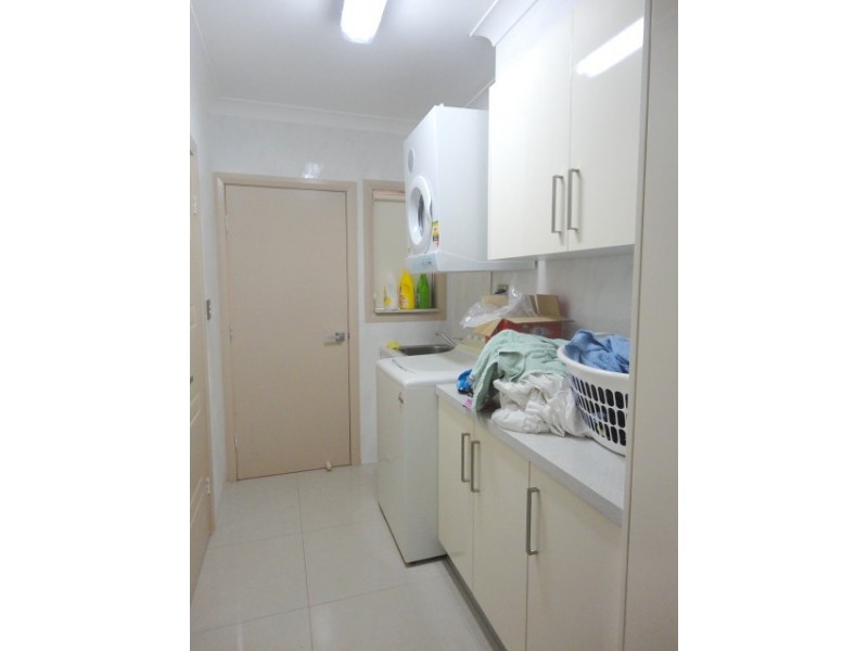 8 MURRUMBIDGEE ST, Bossley Park NSW 2176