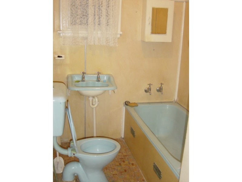 Fairfield West NSW 2165