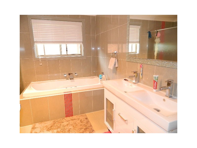 Greenfield Park NSW 2176