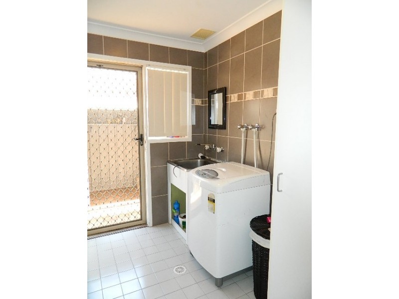 Edensor Park NSW 2176