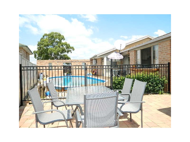 Edensor Park NSW 2176