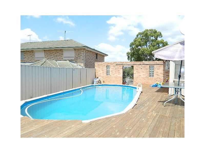 Edensor Park NSW 2176
