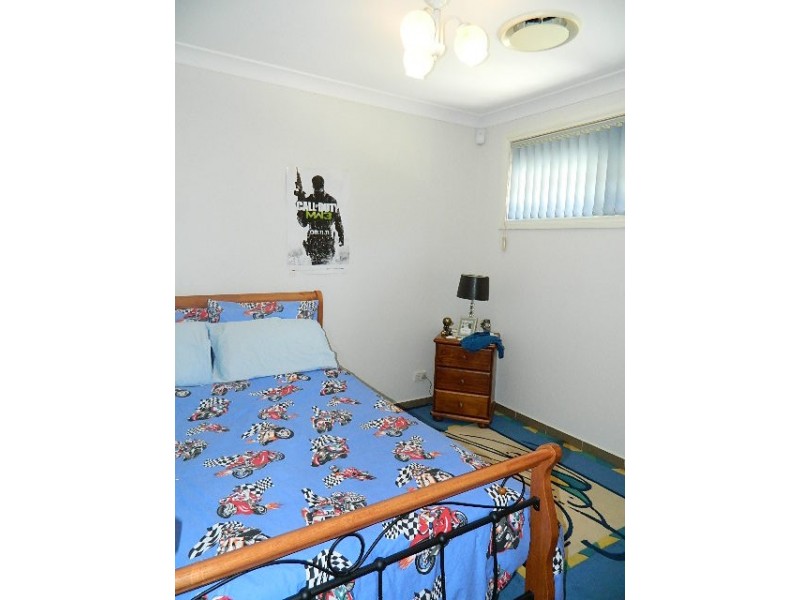 Edensor Park NSW 2176