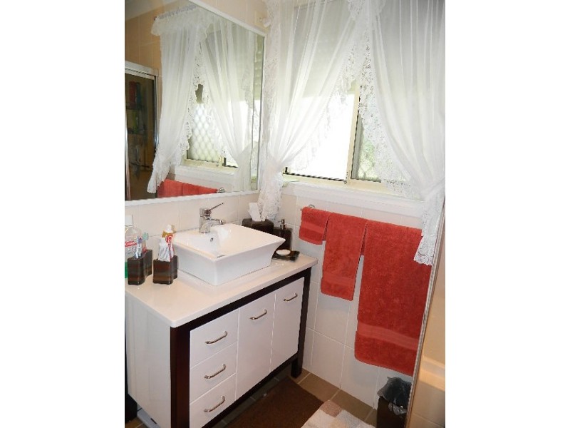 Edensor Park NSW 2176