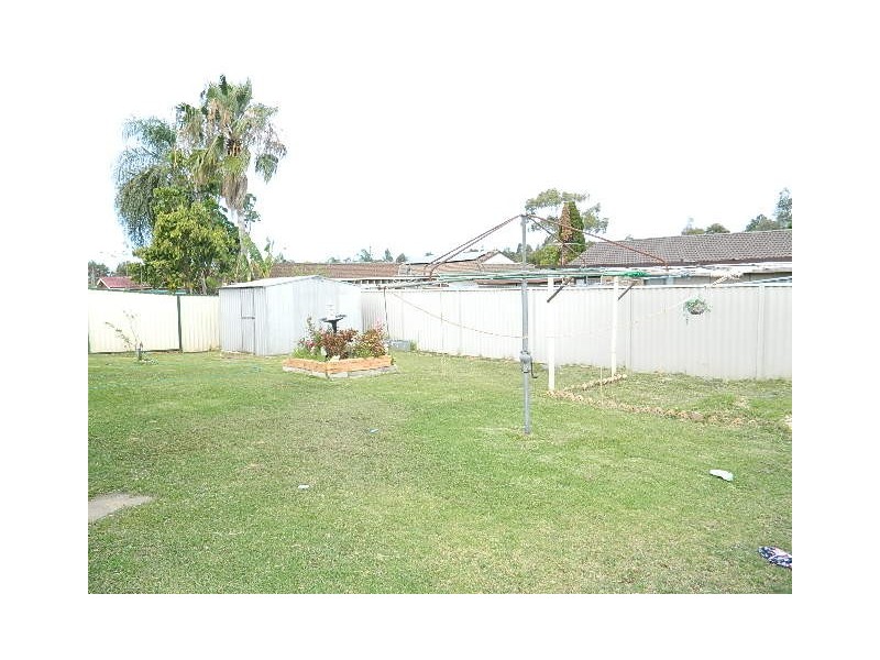 553 SMITHFIELD ROAD, Greenfield Park NSW 2176