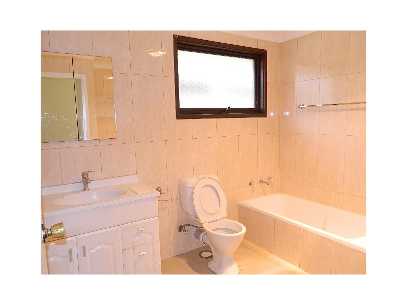 24 KEMBLA STREET, Wakeley NSW 2176