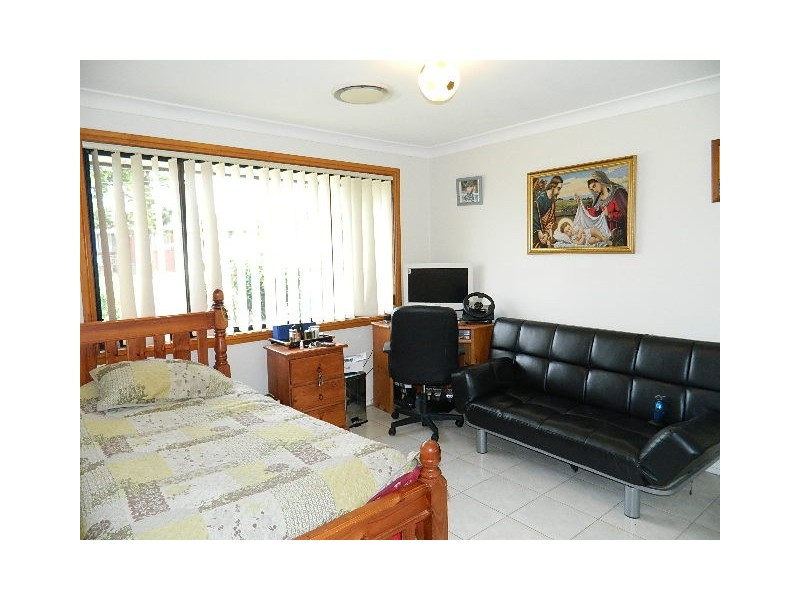 Fairfield West NSW 2165