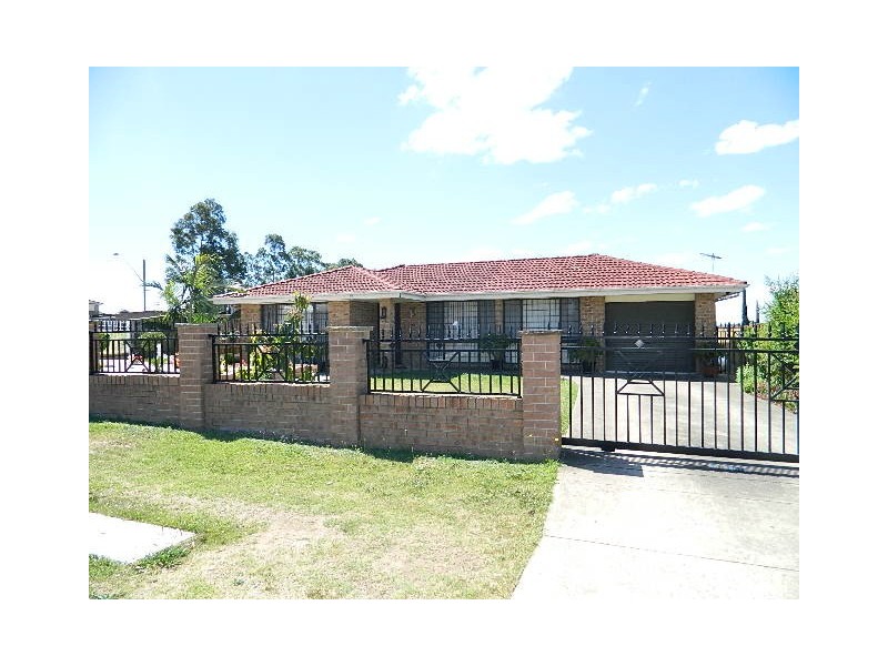 Edensor Park NSW 2176