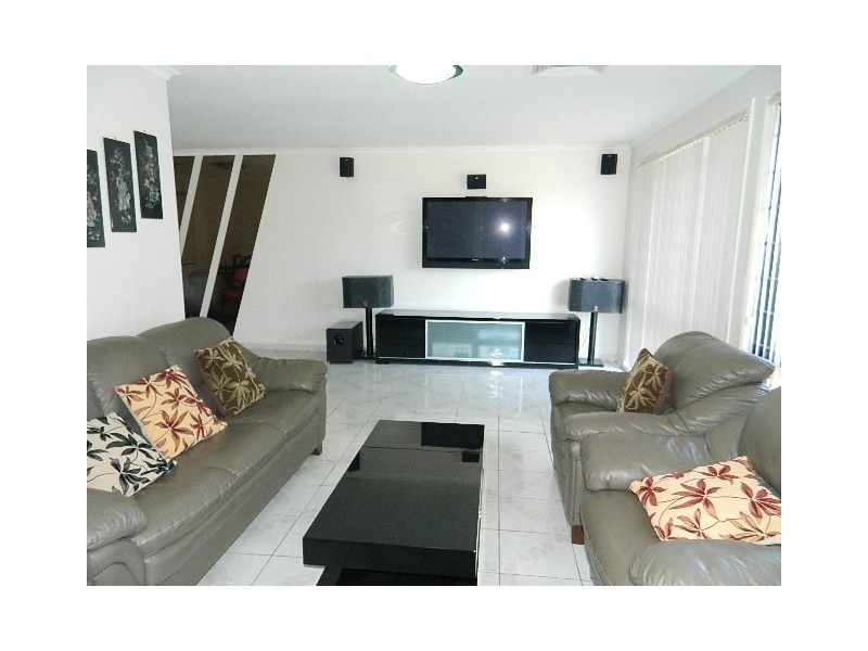 Edensor Park NSW 2176