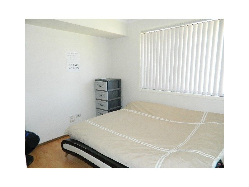 Edensor Park NSW 2176