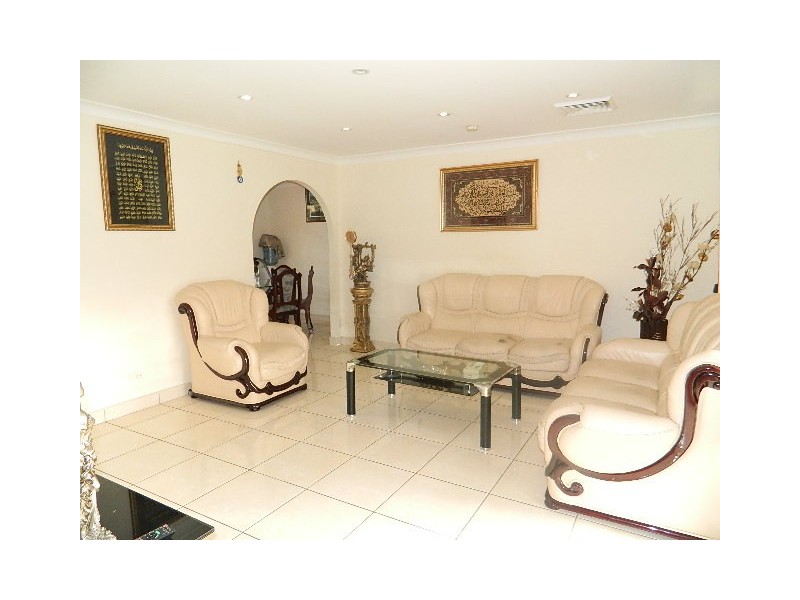 Greenfield Park NSW 2176