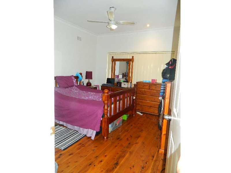 Fairfield West NSW 2165