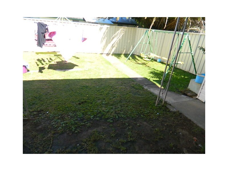 Fairfield West NSW 2165