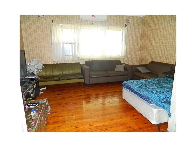 Fairfield East NSW 2165