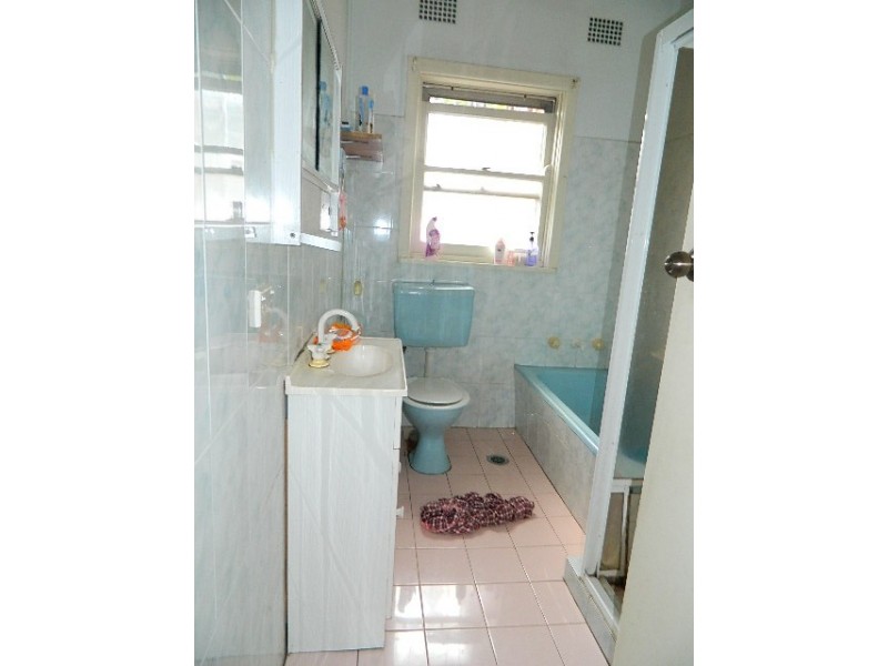 Fairfield East NSW 2165