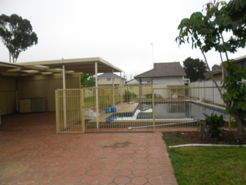 Fairfield East NSW 2165