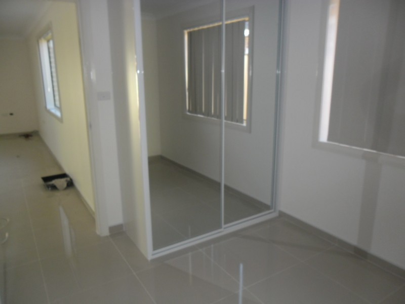 Edensor Park NSW 2176