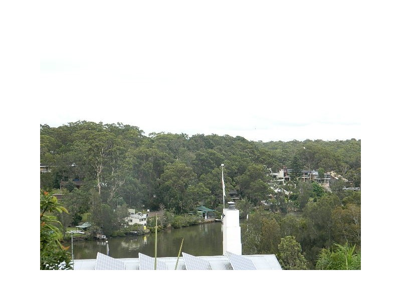 792 HENRY LAWSON DR, Picnic Point NSW 2213