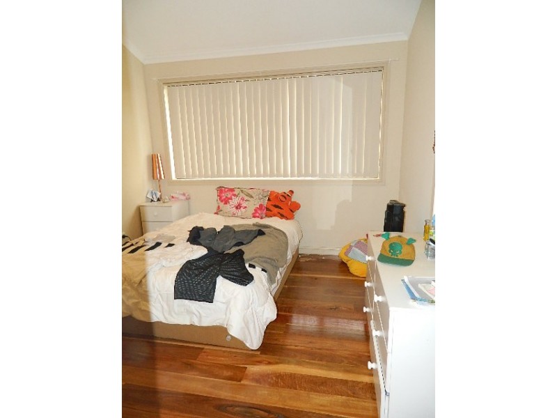 792 HENRY LAWSON DR, Picnic Point NSW 2213