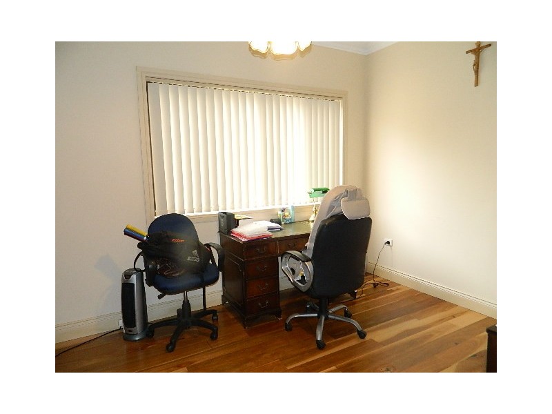 792 HENRY LAWSON DR, Picnic Point NSW 2213