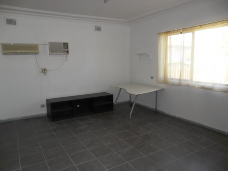 1/85 KING ROAD, Fairfield West NSW 2165