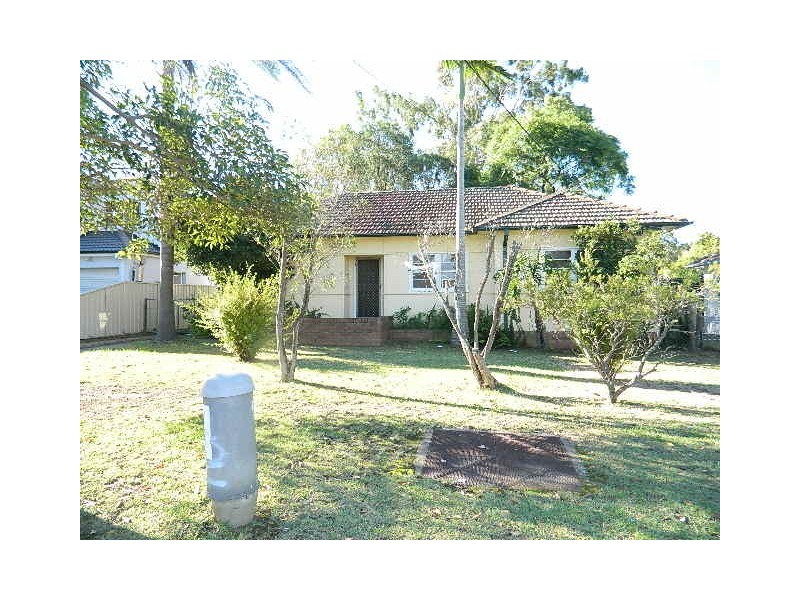 42 NORTH ST, Fairfield NSW 2165