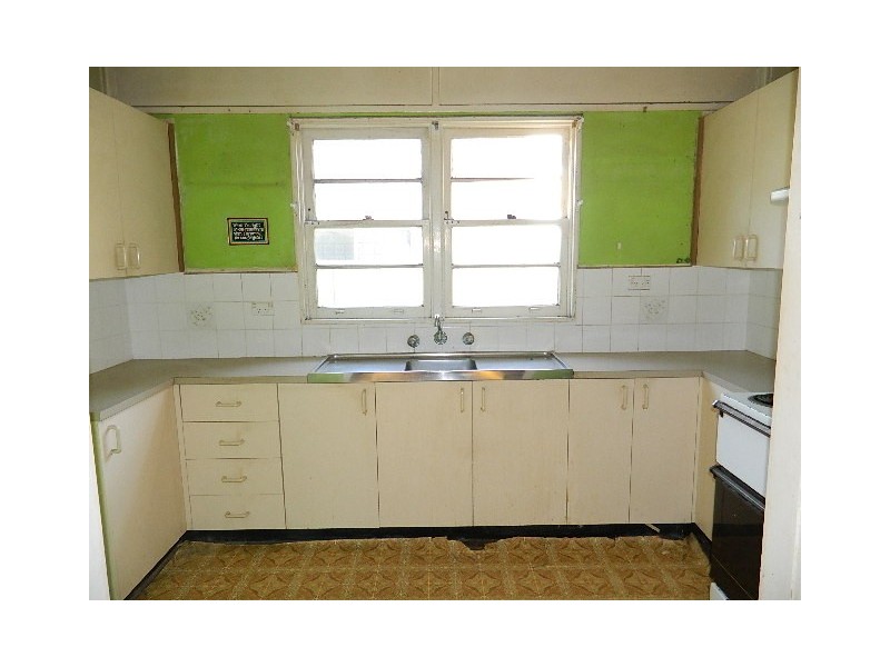 42 NORTH ST, Fairfield NSW 2165