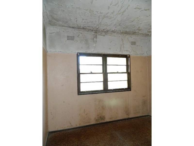 42 NORTH ST, Fairfield NSW 2165