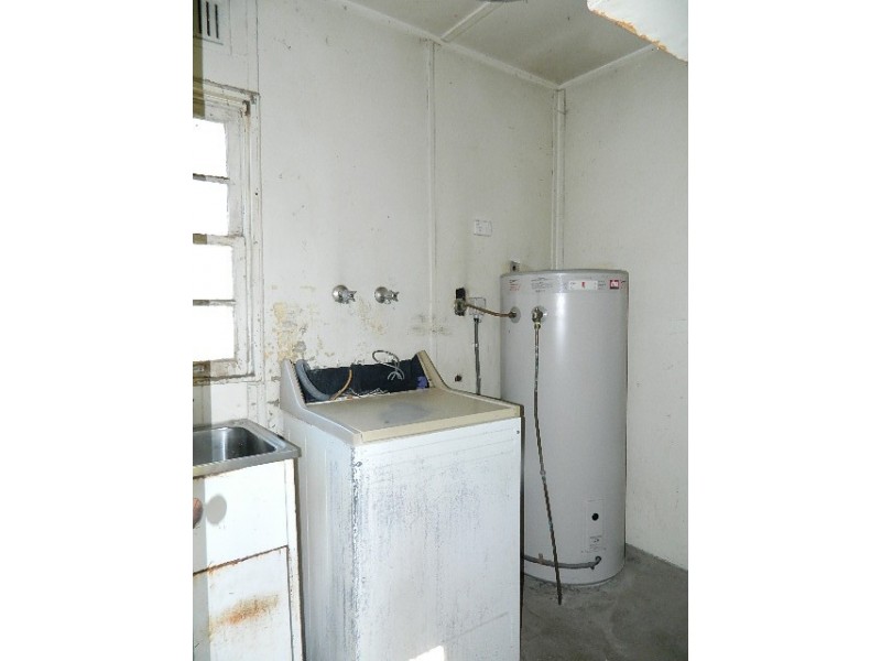 42 NORTH ST, Fairfield NSW 2165