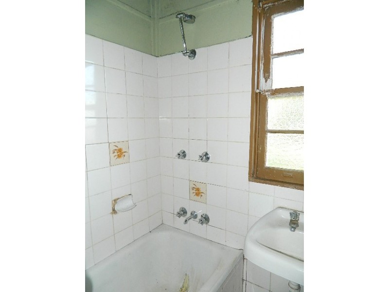 42 NORTH ST, Fairfield NSW 2165