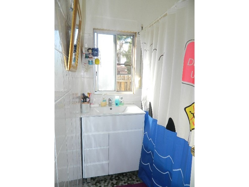 2 WOLSELEY ST, Fairfield NSW 2165