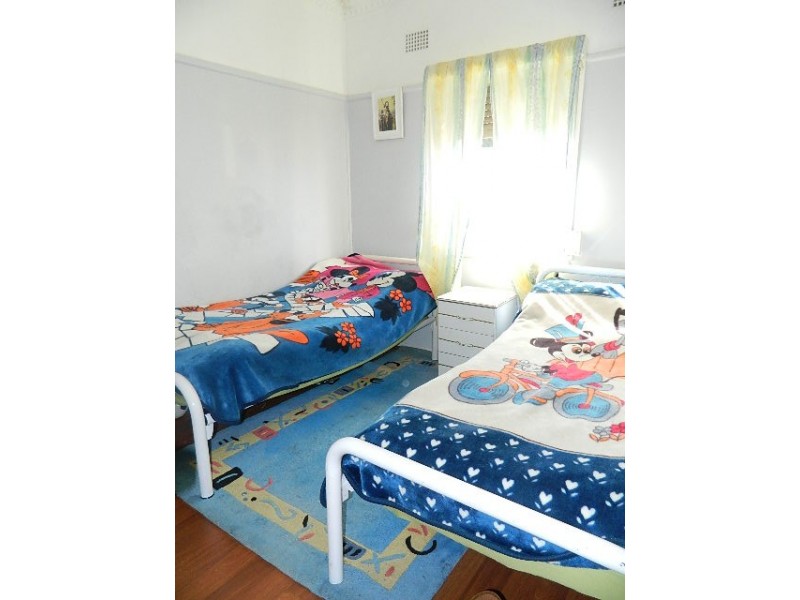 2 WOLSELEY ST, Fairfield NSW 2165