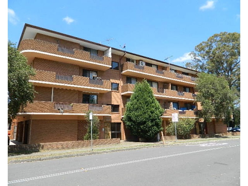 6/118 wattle Ave, Carramar NSW 2163