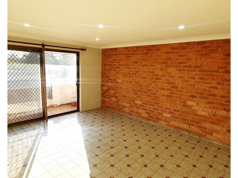 6/118 wattle Ave, Carramar NSW 2163