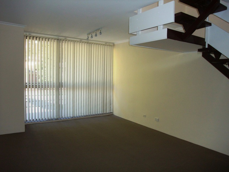 1/19 BIRDWOOD AVENUE, Lane Cove NSW 2066